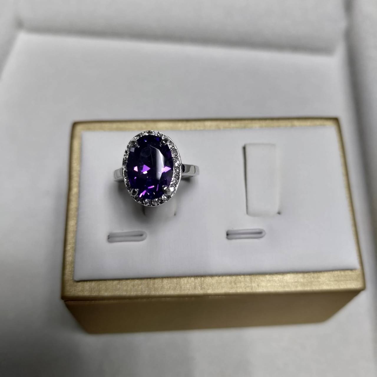 6克拉紫水晶加18k金台